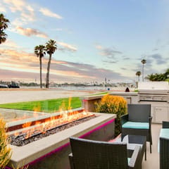 Bayfront Boardwalk Condo – Cozy 1BR with Shared Hot Tub & Perks