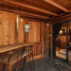 The Bear Den – 7 Min to Lake