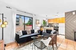 2 Story Condo, Seconds to Sand, Toys, Parking - Image 5