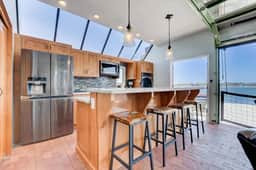 Bay Front, Roll Up Glass Walls, Roof deck Jacuzzi!10 - Image 3