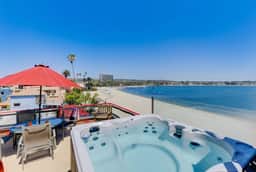 Bay Front, Roll Up Glass Walls, Roof deck Jacuzzi!10 - Image 5