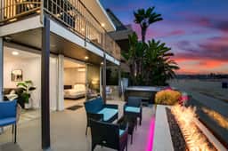 Bay View Condo with Private Balcony, Shared Hot Tub & Indoor Fireplace – Mission Beach - Image 5
