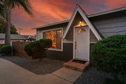 Boho Chic Retreat Near Zoo and Downtown - Image 3