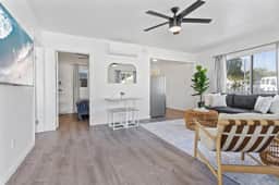 Coastal 2BR Escape with High-Speed WiFi - Image 3