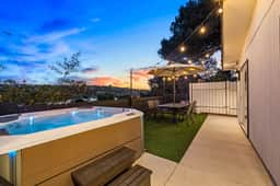 Dog-Friendly Oasis: Hot Tub, AC & Game Room - Image 4