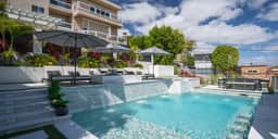 Luxury Resort Pool Spa Swim-Up Bar Bay Views - Image 3