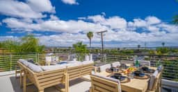 Luxury Resort Pool Spa Swim-Up Bar Bay Views - Image 4