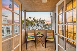 Mission Beach Gem | Patio, Garage & Balcony - Image 4