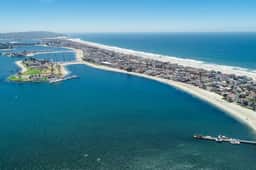 Perfect Beach Condo, Walk to Ocean, Garage Parking - Image 3
