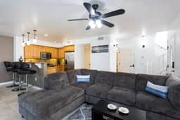 Perfect Beach Condo, Walk to Ocean, Garage Parking - Image 2