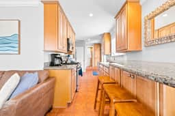 SRP Cottage — Iconic Mission Beach Retreat with AC & Rare Parking, Steps to the Ocean - Image 4