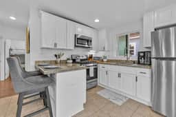 Steps to Ocean Beach & Newport Ave|Private Parking|Fire Pit|Games - Image 4