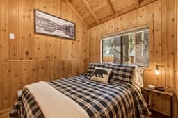 The Bear Den – 7 Min to Lake - Image 5