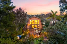 The SeaBarn Retreat | Hot Tub & Panoramic Views - Image 2
