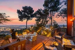 The SeaBarn Retreat | Hot Tub & Panoramic Views - Image 4