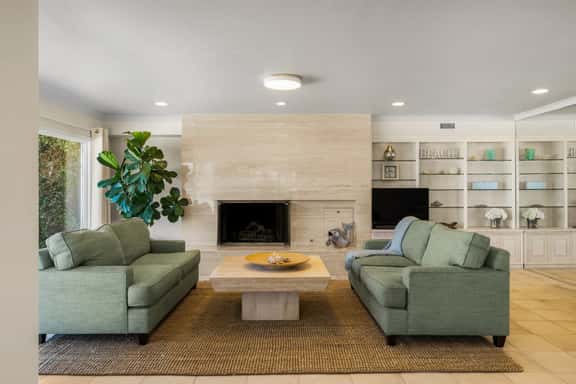 4BR/3BA Retreat w/ Stunning Views & Kayaks - Image 1