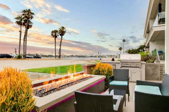 Bayfront Boardwalk Condo – Cozy 1BR with Shared Hot Tub & Perks - Image 1