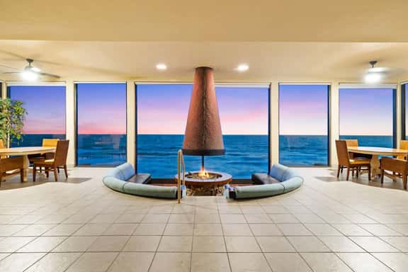 Charming Coastal Retreat in Solana Beach - Image 1