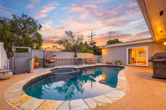Del-PrimeGetaway2Beach|A/C|Sleeps 10 |Pool+Jacuzzi+ADU - Image 1