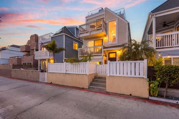 Steps to the Bay + Beach | Mission Beach Escape - Image 1