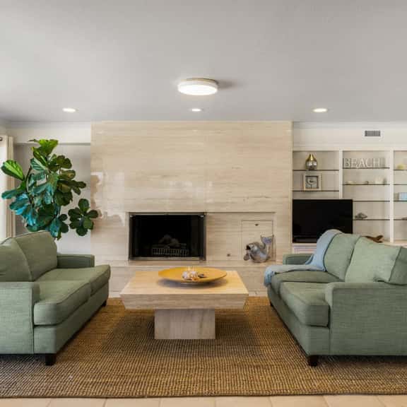 4BR/3BA Retreat w/ Stunning Views & Kayaks - Image 1