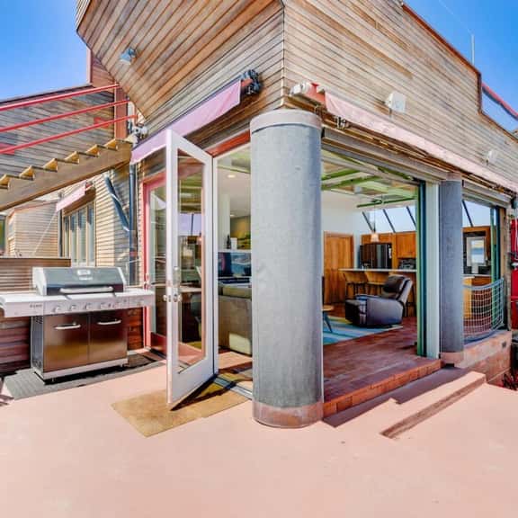 Bay Front, Roll Up Glass Walls, Roof deck Jacuzzi!10 - Image 1
