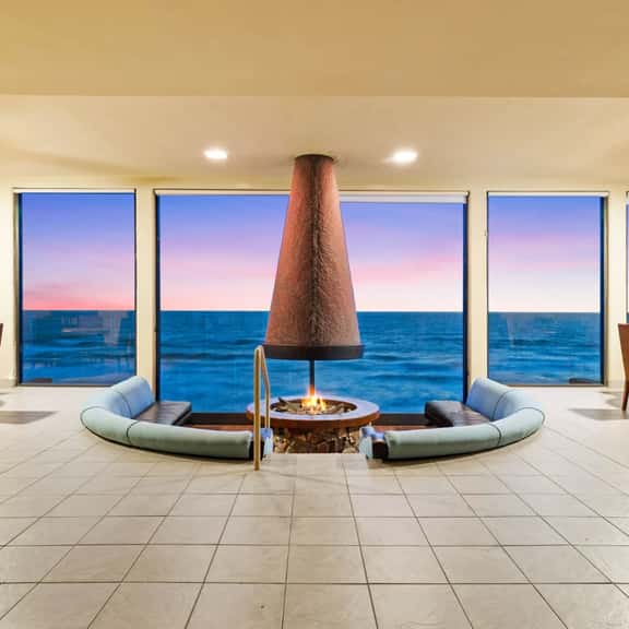 Charming Coastal Retreat in Solana Beach - Image 1