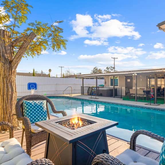 Tranquil Escape Pool Hot Tub Game Room - Image 1