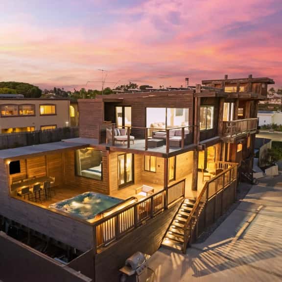 Your Private Pickleball & Jacuzzi Escape, with Ocean-View Fireplace Lounge - Image 1