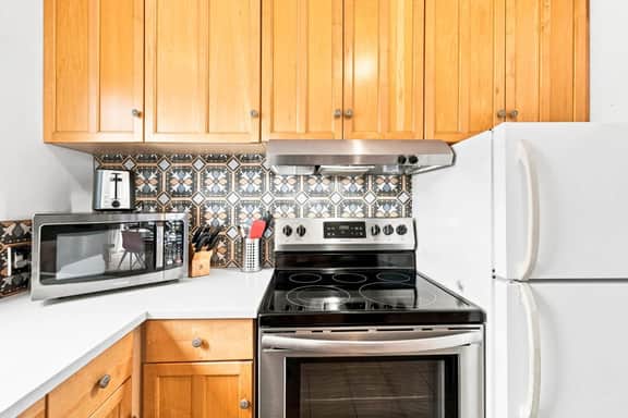 2 Story Condo, Seconds to Sand, Toys, Parking - Image 3