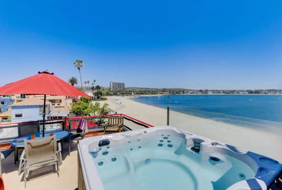Bay Front, Roll Up Glass Walls, Roof deck Jacuzzi!10 - Image 5