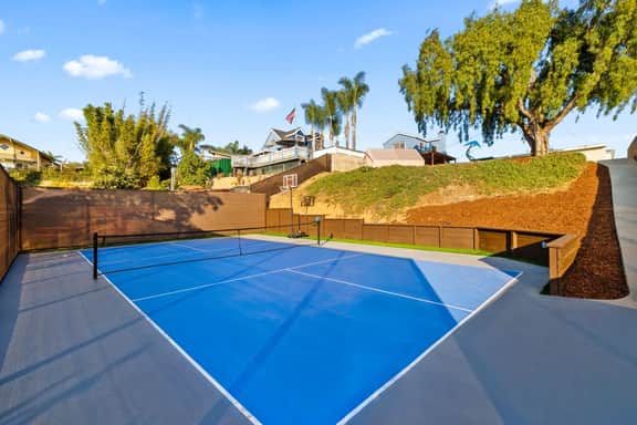 Bay Park Bliss | Ocean Views + Pickleball & Jacuzzi - Image 3