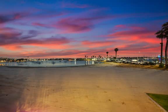 Bayfront Boardwalk Condo – Cozy 1BR with Shared Hot Tub & Perks - Image 3