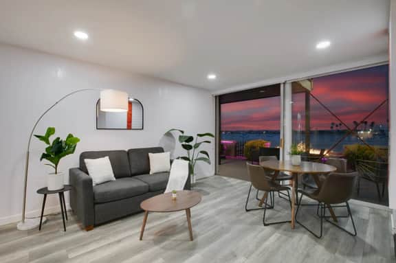 Bayfront Boardwalk Condo – Cozy 1BR with Shared Hot Tub & Perks - Image 5