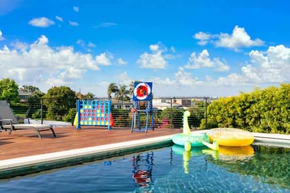 Central Lux Pool Estate •Views•Fireworks•Sleeps 14 - Image 2