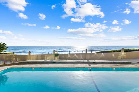 Charming Coastal Retreat in Solana Beach - Image 5