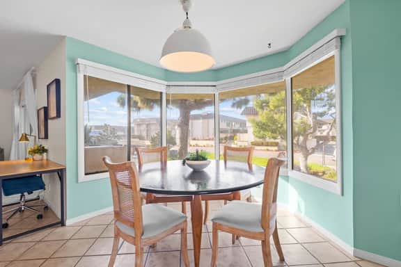 Charming Coastal Retreat in Solana Beach - Image 4