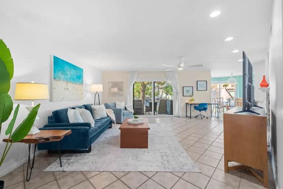 Charming Coastal Retreat in Solana Beach - Image 3