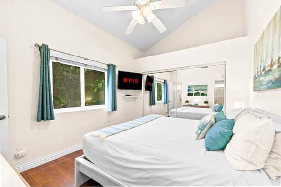 Charming Pacific Beach Townhome | Walk to the Bay | 2 Bed, 2 Bath - Image 4