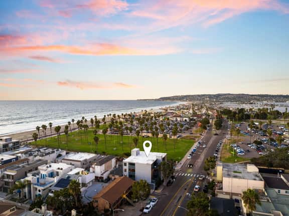 Coastal Comfort in the Heart of Mission Beach | Walk to Beach, Bay & Belmont Park - Image 5