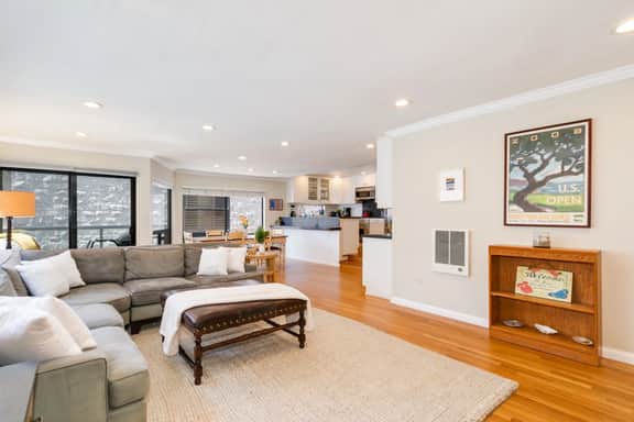 Crown Point 3BR | Bay & Beach View | Parking | W/D - Image 2