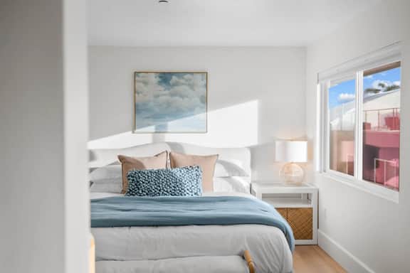 Luxury Beachside Escape • Rooftop Deck with Panoramic Views - Image 3
