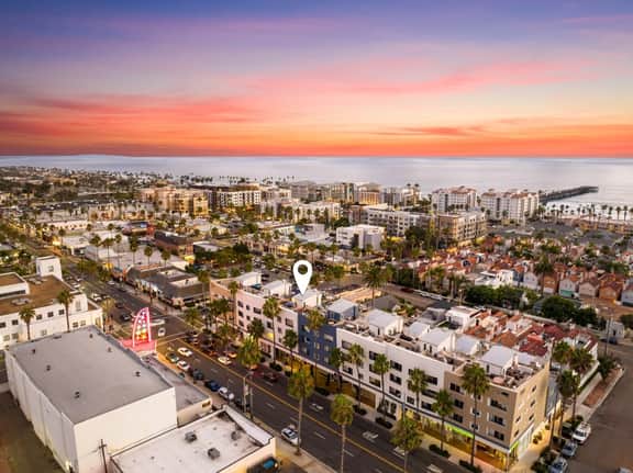 Luxury Beachside Escape • Rooftop Deck with Panoramic Views - Image 5
