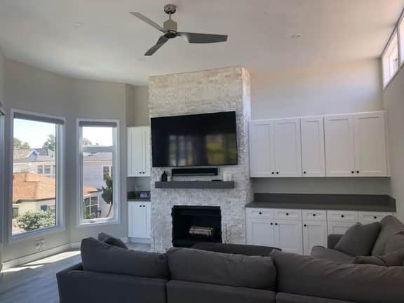 Luxury, Glass Walls, Seconds to Beach/Ocean, AC! - Image 4