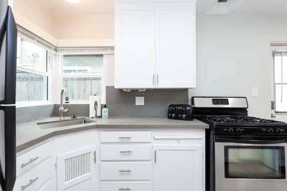 Mission Beach 2BR | Patio, BBQ & Beach Steps - Image 5
