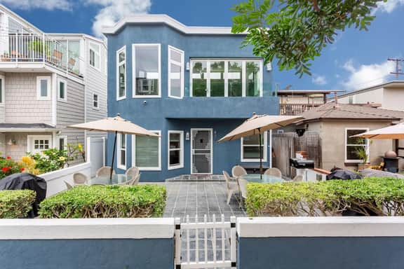 Mission Beach 2BR | Patio, BBQ & Beach Steps - Image 2