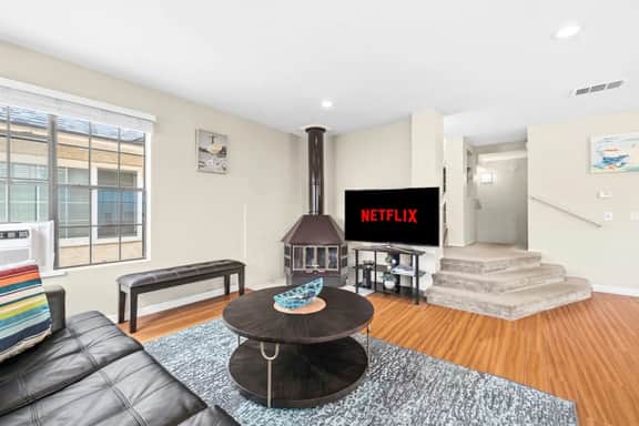 Mission Beach Gem | Patio, Garage & Balcony - Image 2