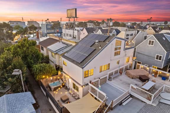 Modern 3BR Mission Beach Home | Hot Tub + Garage - Image 3