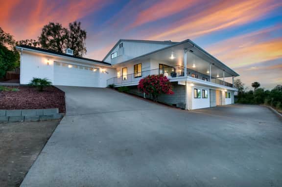 Mountain View 6BR with Pool Spa and Games - Image 5