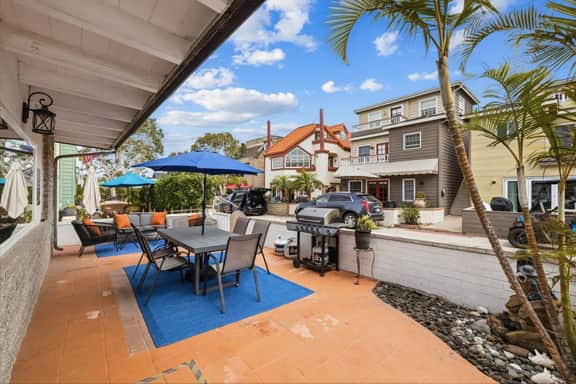 South Mission Beach San Diego Vacation Rental – 3BR Home with Private Patio, Garage Parking & Steps to the Beach - Image 3